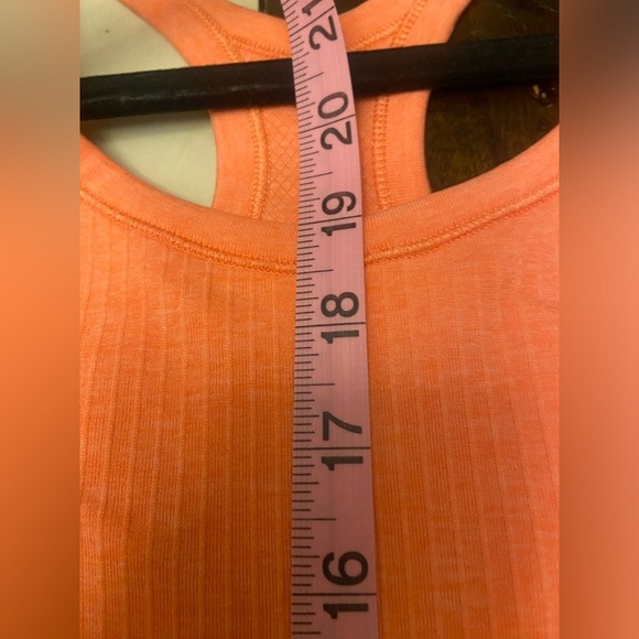 Lululemon top - Picture 14 of 14